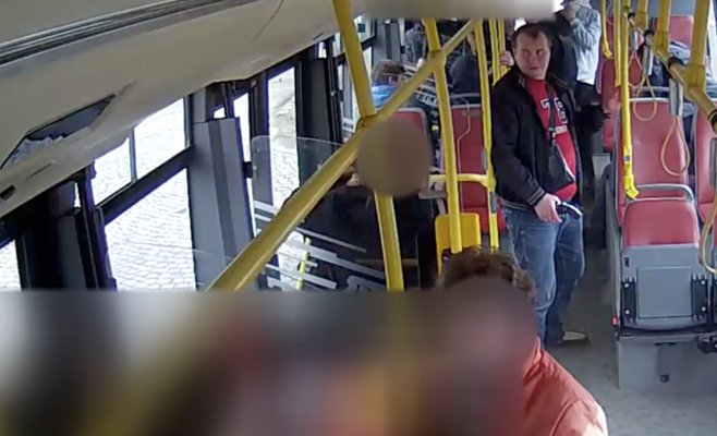 За избиение человека в автобусе в Праге суд дал иностранцам 10 и 8 лет тюрьмы