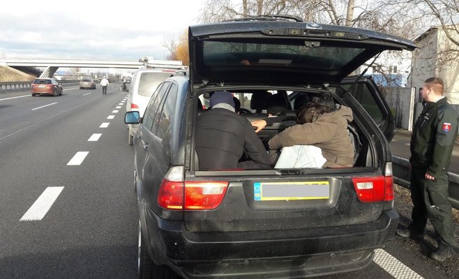 На границе Чехии задержали группу нелегалов