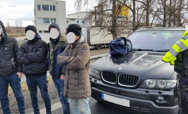 На границе Чехии задержали группу нелегалов