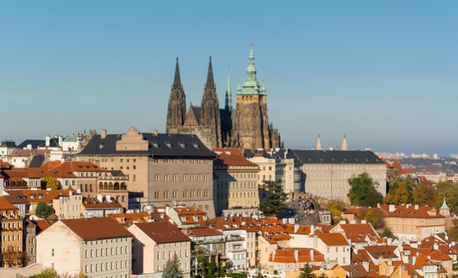 Политики призывают президента отказаться от досмотра на входе в Пражский Град