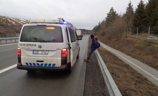 В Чехии задержали беженца, который шел из Бельгии в Англию