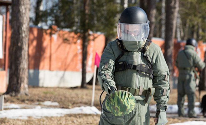 В Остраве 17-летний подросток сообщил о минировании здания