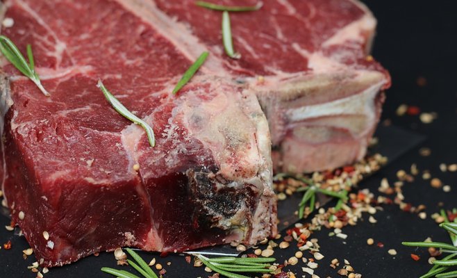 Чехия вводит экстренный контроль польского мяса