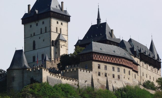 В Чехии замок Карлштейн осенью закроют на реконструкцию