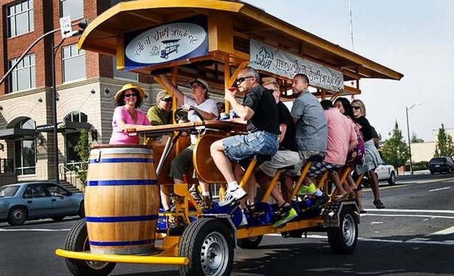 Центр Праги избавится от «пивных велосипедов»