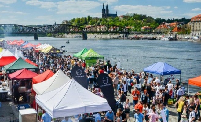 Прага ждет гурманов на Náplavka Street Food
