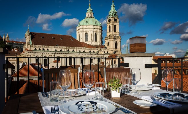 6 ресторанов с потрясающим видом на Прагу