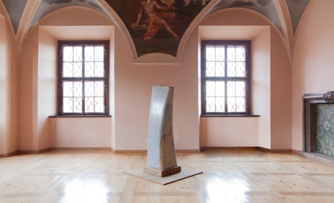 Выставка скульптур в замке Троя