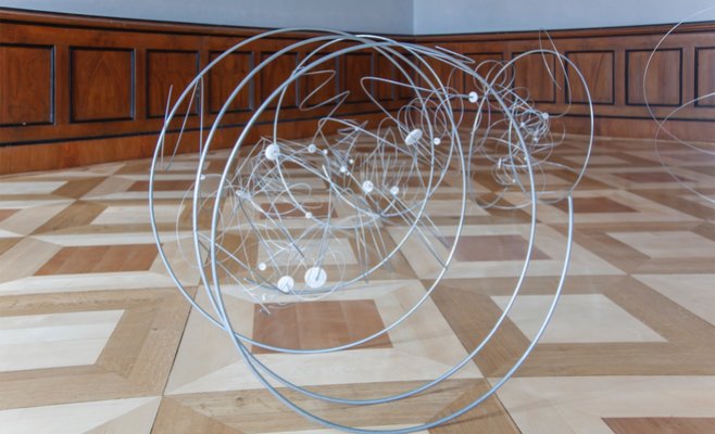 Выставка скульптур в замке Троя