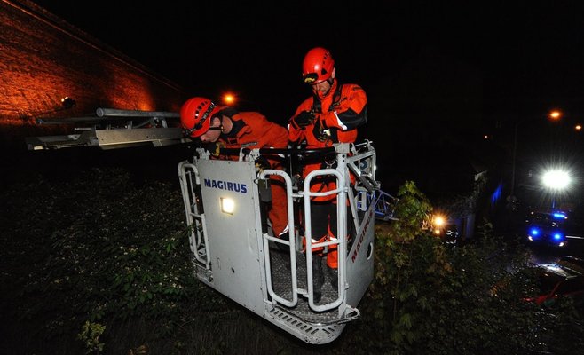 Мужчина чудом остался жив, упав с 18 метровой высоты Вышеграда