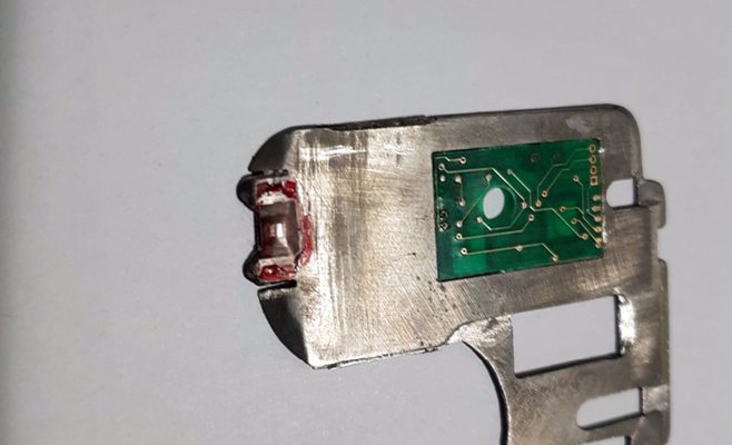 Иностранцы ставили скиммеры на банкоматы в Праге