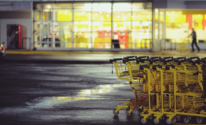 Сенат намерен позволить магазинам работать в дни праздников