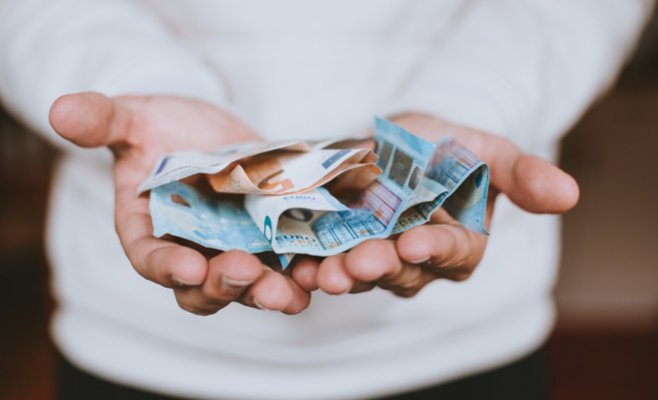 Мнение политиков: должна ли Чехия переходить на евро