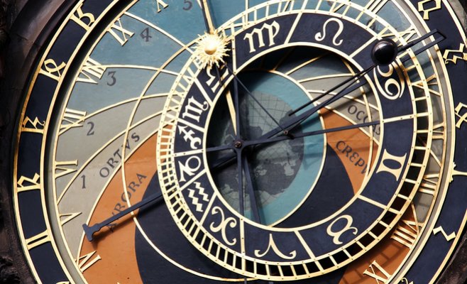 Неудачный ремонт пражских астрономических часов: важные линии на циферблате были неправильно нарисованы