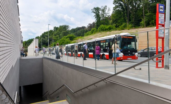 По маршруту до аэропорта в Праге автобусы будут ходить парами