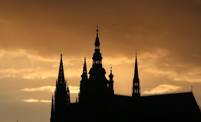 В скором времени в Праге можно будет наблюдать самый красивый закат солнца в году