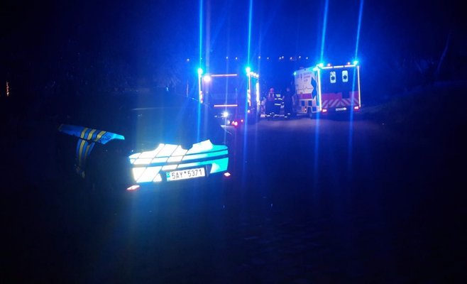 Пьяный голый иностранец спрыгнул с Карлова моста