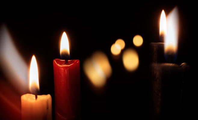 Сегодня более 300 человек пришли почтить память врача-онколога Йозефа Коутецкого