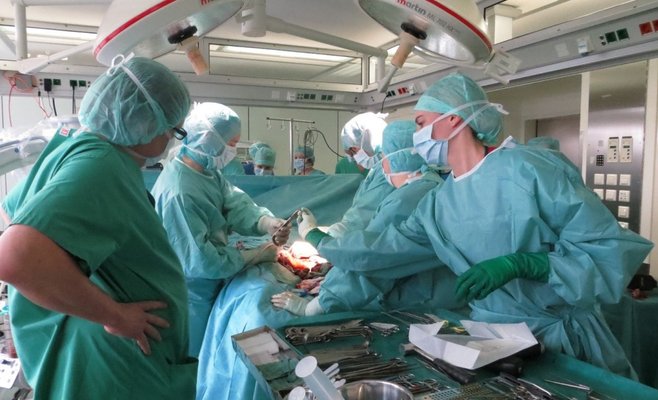 Ради красоты должны страдать не только женщины. Мужчины все чаще прибегают к услугам эстетической медицины