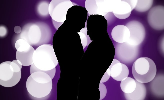 В Праге шесть человек обвиняются в вербовке мужчин для занятия проституцией