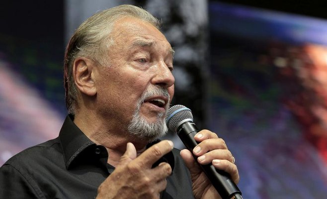 Карел Готт отменил концерт из-за острой пневмонии