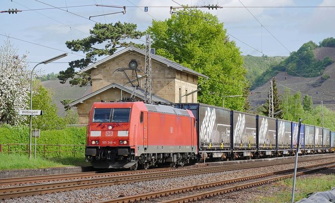 Недалеко от Марианских Лазней сошел с рельсов грузовой поезд