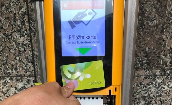 В пражском метро установят терминалы для бесконтактной оплаты проезда