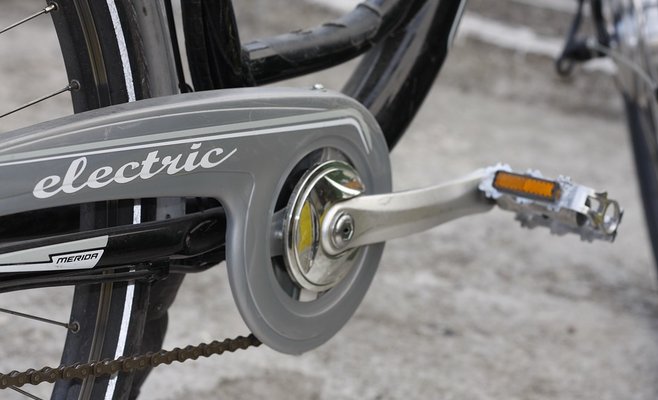 Полиция Праги пересела на электрические велосипеды