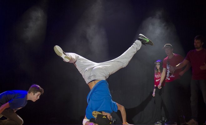 Полиция в Градец Кралове ищет наркотики у поклонников хип-хопа