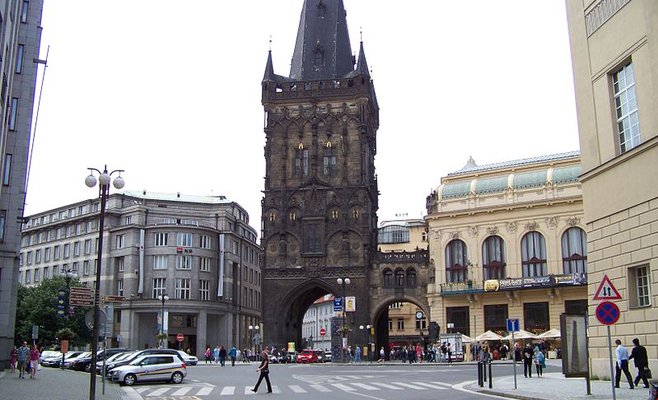 Реконструкция Пороховых ворот откладывается на год