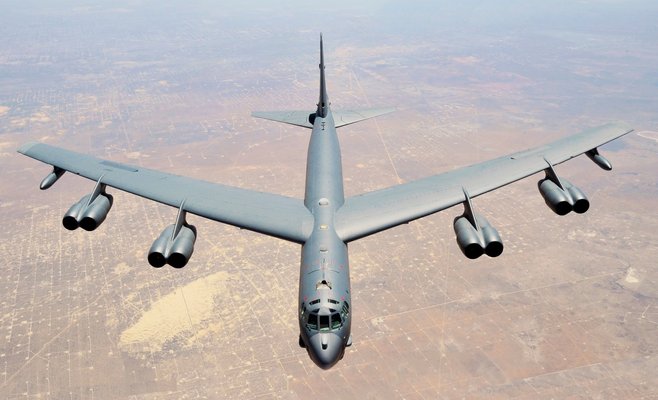 Культовый американский бомбардировщик приземлился в аэропорту Леоша Яначека