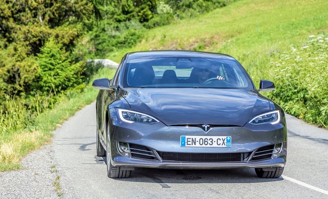Tesla хочет продавать автомобили в Восточной Европе с 2020 года