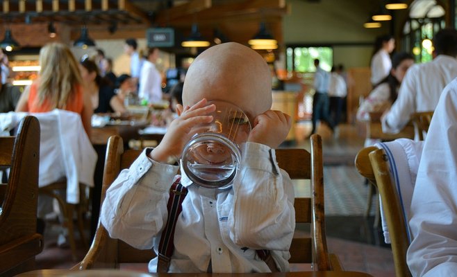Инспекция выявила случаи дискриминации в ресторанах в отношении детей и граждан Чехии