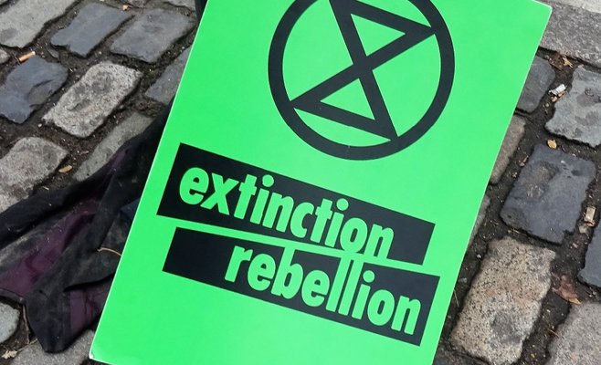 Вчера в Праге состоялась акция «Платья без людей»