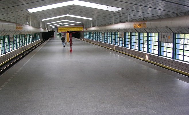 Станция метро «Лука» была закрыта из-за возгорания торгового автомата