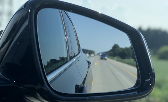 В Праге 4 злоумышленник украл машину с шестимесячным ребенком