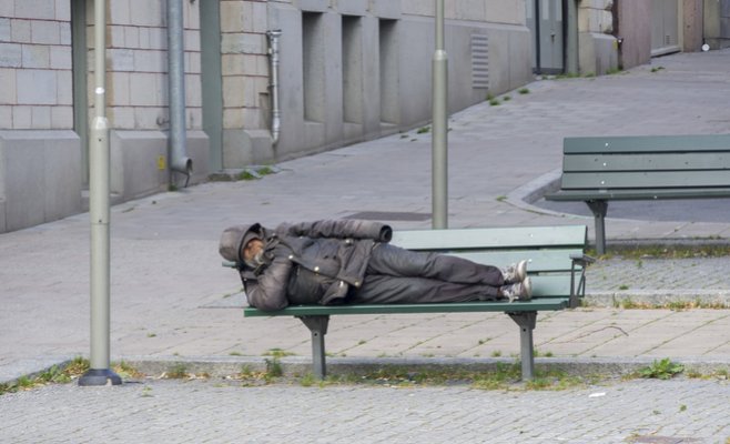 Сегодня люди в 15 городах могут испытать на себе жизнь бездомных