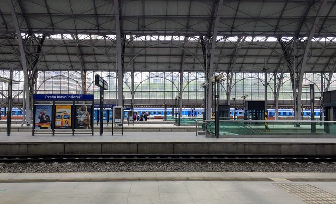 Железнодорожные перевозчики укрепляют основные маршруты в праздничные дни