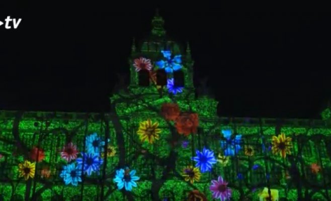 Прага встретила Новый год видеомэппингом и фейерверком