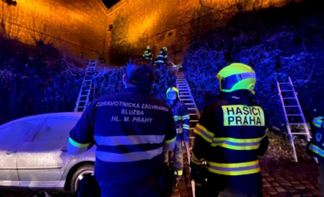 Со стены Вышеграда в Праге упала женщина