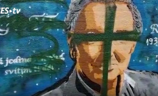 Неизвестный вандал повредил граффити с изображением Карела Готта