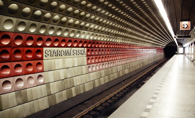 В районе каких станций метро находятся самые дорогие и самые дешевые квартиры?