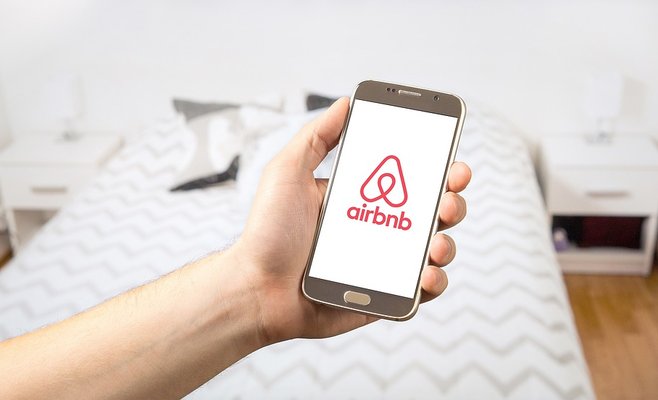 В Праге проходит акция протеста против Airbnb