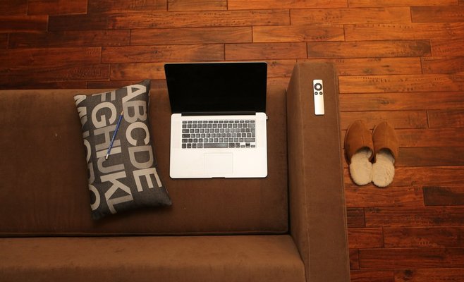 Из-за коронавируса чешские компании отправляют своих сотрудников работать на дому