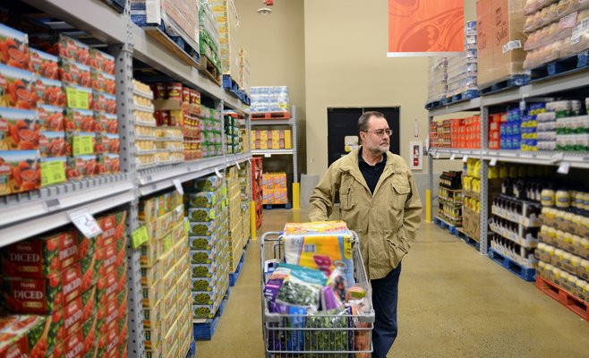 Бабиш призвал чехов не поддаваться панике и перестать закупать продукты