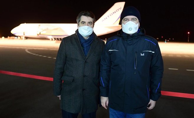 АН-124 «Руслан» в Чехии: в ЧР привезли несколько миллионов масок и респираторов