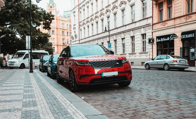 Где лучше арендовать авто в Праге: в местной компании или у крупного мирового сетевика? Советы
