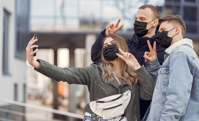 В Чехии прокомментировали заявление ВОЗ о бесполезности масок для здоровых людей, назвав его политически мотивированным