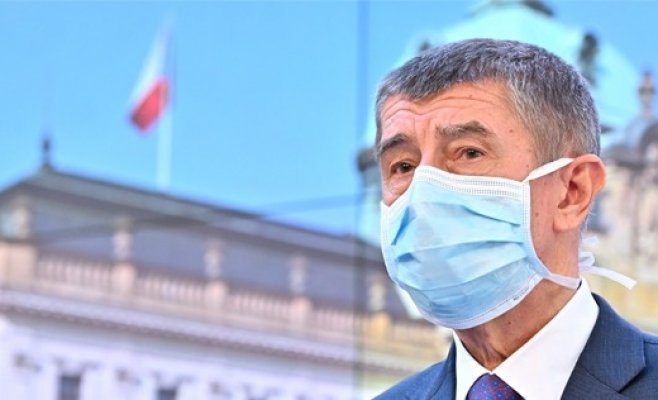 Премьер-министр Бабиш анонсировал возможное открытие некоторых магазинов в Чехии