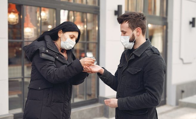 Стало известно, что чаще всего коронавирус передается среди членов одной семьи